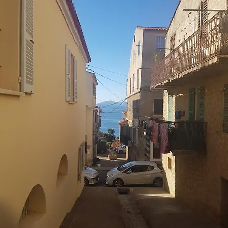 2 Pieces En Plein Coeur Du Village *