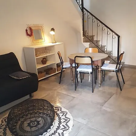 2 Pieces En Plein Coeur Du Village Cargèse