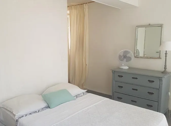 2 Pieces En Plein Coeur Du Village