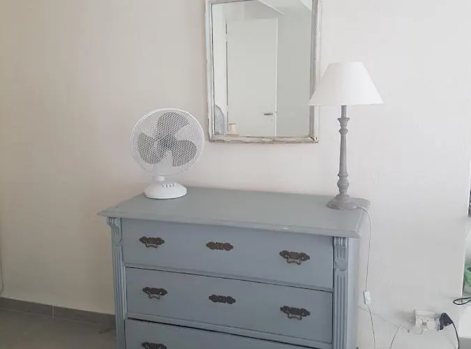 2 Pieces En Plein Coeur Du Village Cargèse