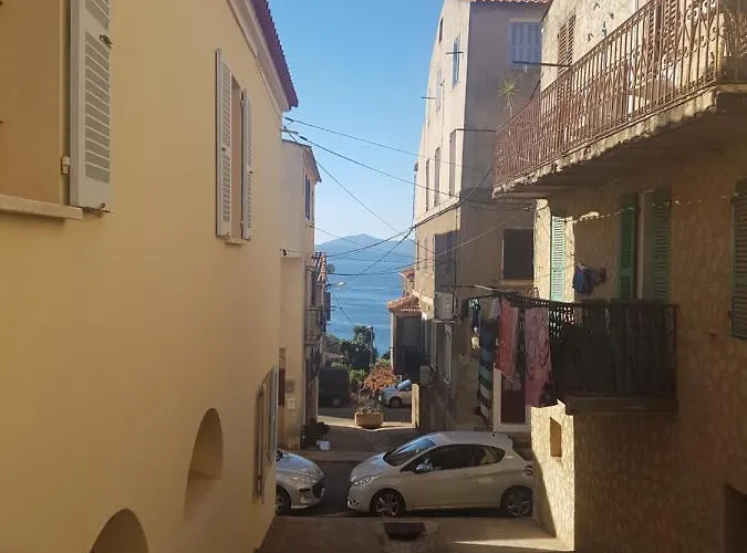 2 Pieces En Plein Coeur Du Village *