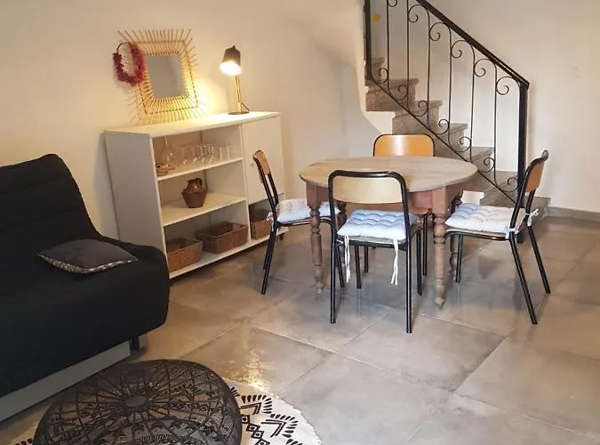 2 Pieces En Plein Coeur Du Village Cargèse